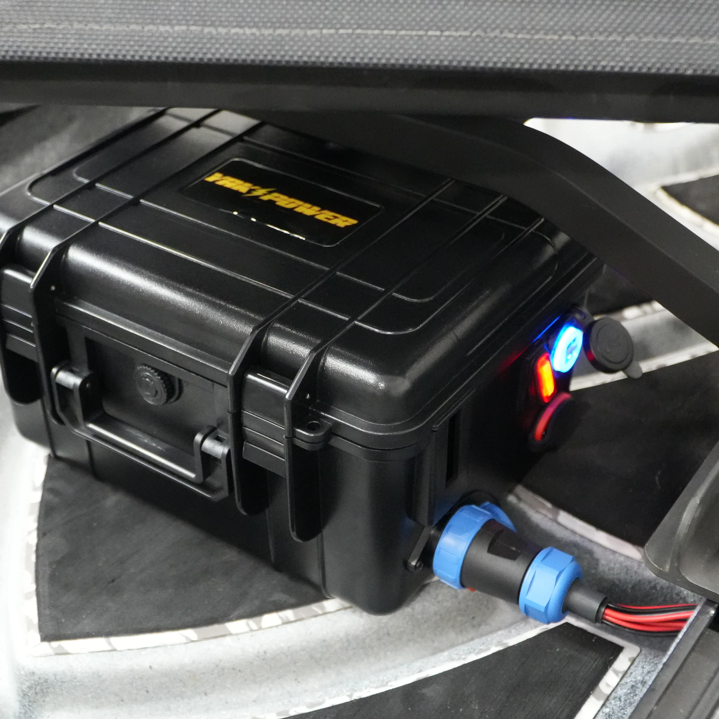 Portable Power Station with 5 Circuit Wireless Digital Switching System (batteries not included) - Image 7