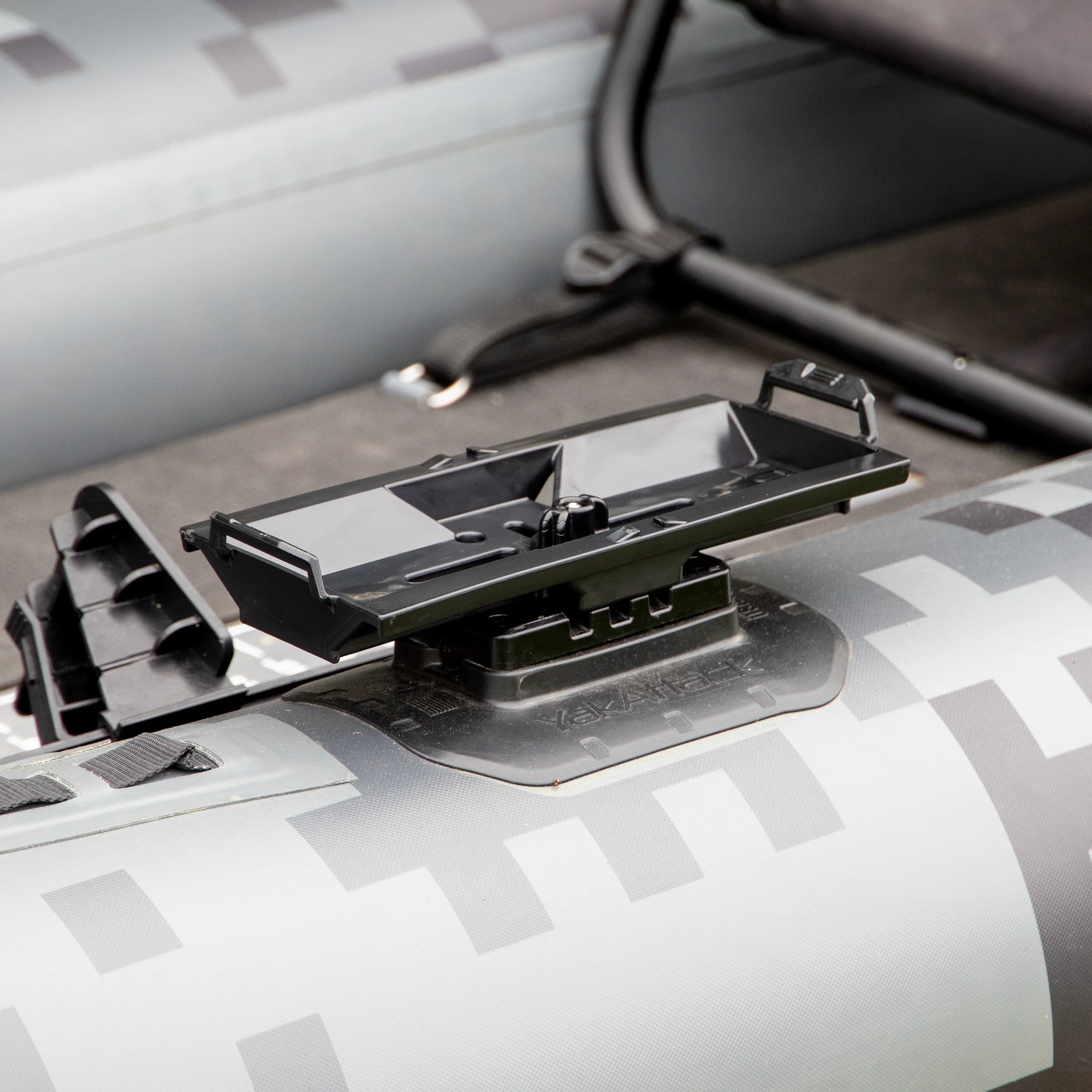 YakAttack TracPak Quick-Release Base - Image 3